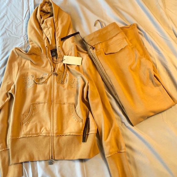 BCBG MaxAzria 2pc Set - Picture 8 of 8